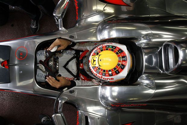 2015, Mercedes dan McLaren...