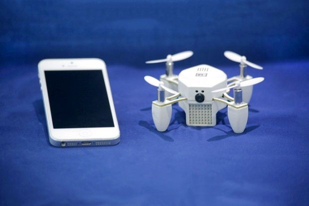 Drone Zano Si Kecil...