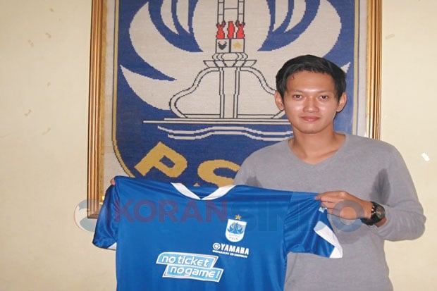 Resmi Kontrak Oezil