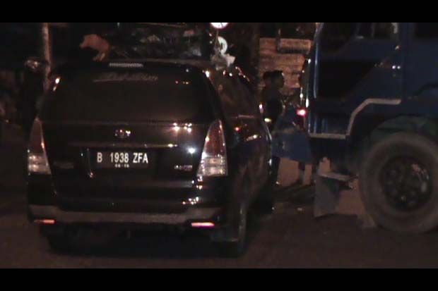 Lampu Merah Padam, Truk...