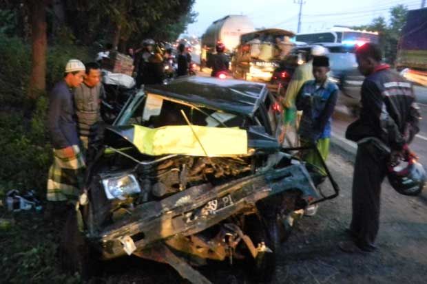 Tabrakan Maut di Pasuruan,...