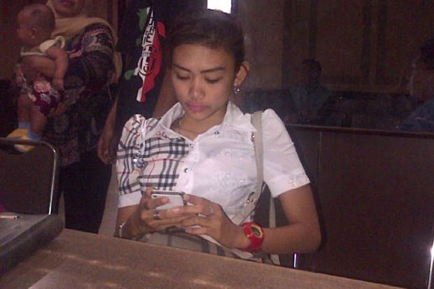 Foto Syur Disebar Teman,...