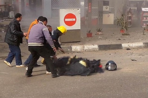 Heroik, Polisi Mesir...