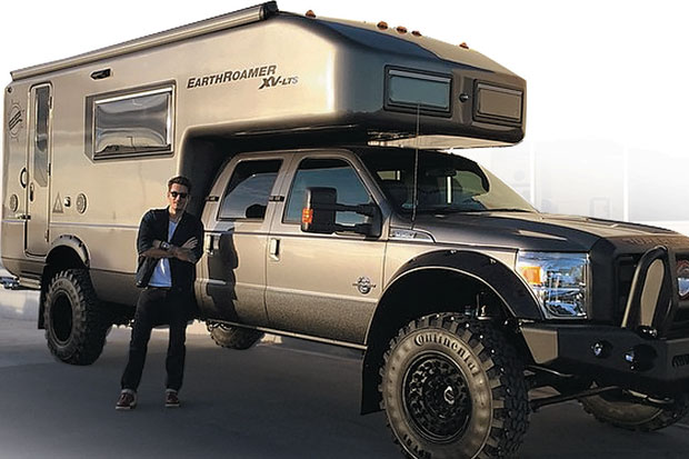 John Mayer Miliki SUV...