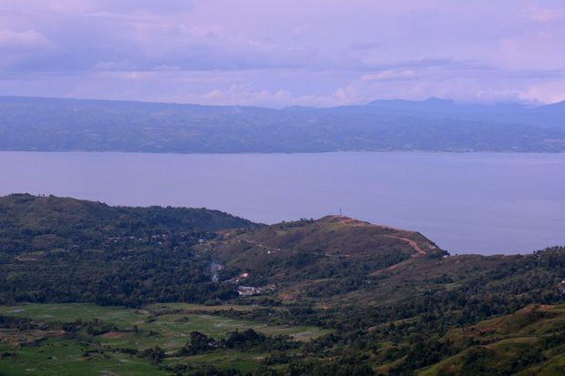 Menikmati Embusan Angin...