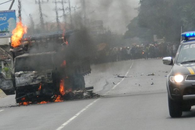 Truk Elpiji Terbakar...