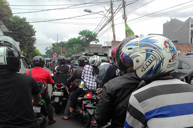 HUT PDIP, Jalan Lenteng...