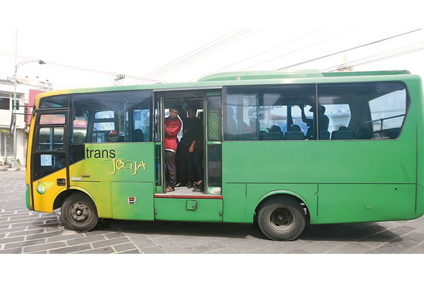 Sopir Ugal-ugalan, Bus...