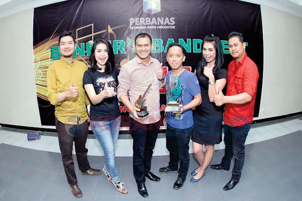 Bankir Bank BJB Sabet...