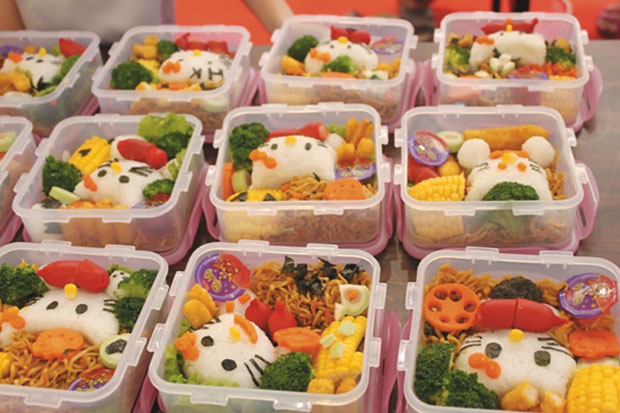 Membuat Bento Hello...
