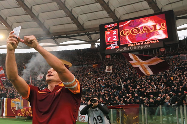 Totti, Selfie dan Rekor...