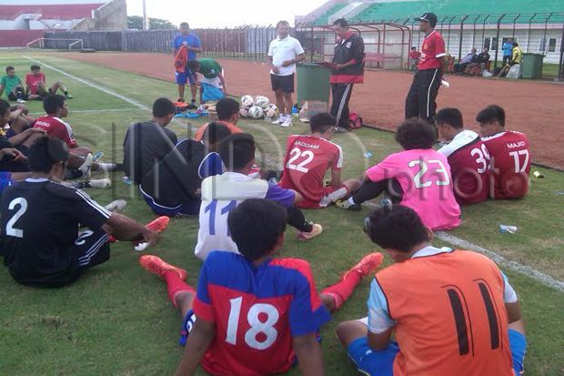 Striker Buruan Lepas,...