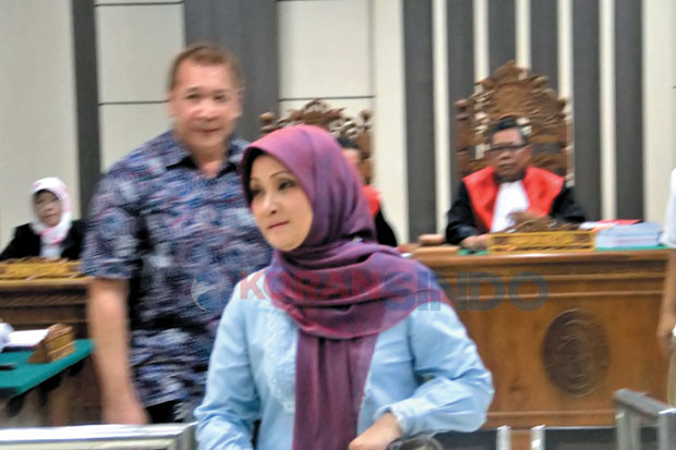 Hakim Minta Kesaksian...