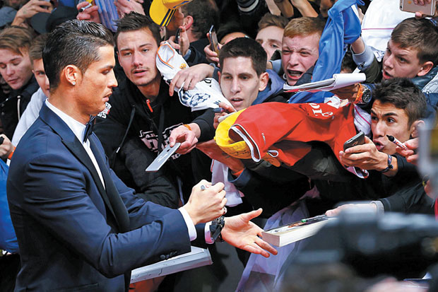 Cristiano Ronaldo Dipuja,...