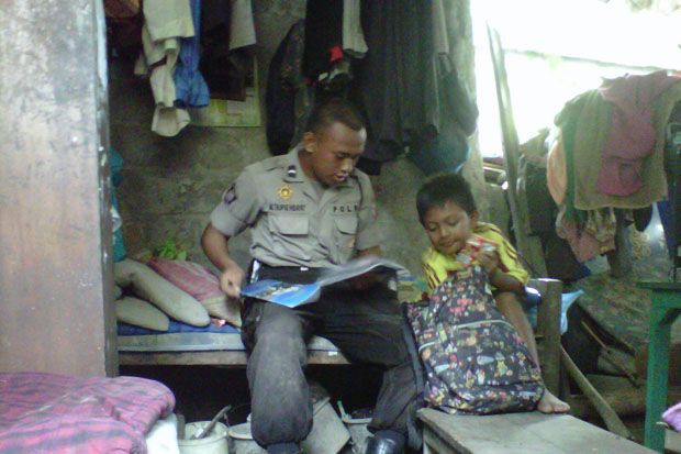 Kisah Polisi yang Tinggal...