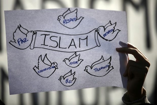 Saya Muslim, dan Bukan...