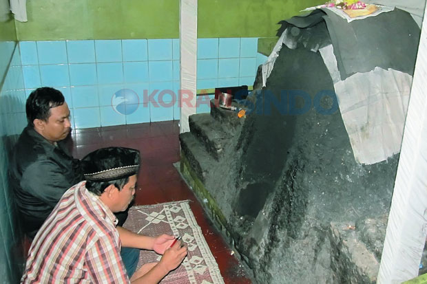 Jadi Tempat Sakral,...