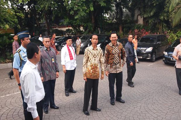 Sambangi Balai Kota,...