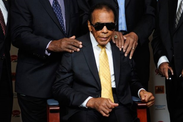 Muhammad Ali Tidur Pulas...