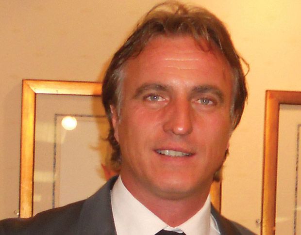 David Ginola Nekat Calonkan...