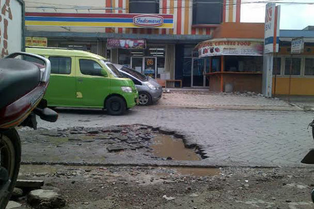 Banyak Jalan Paving...