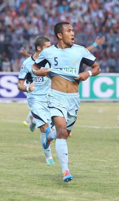 Jadi Anak Bawang, Persela...
