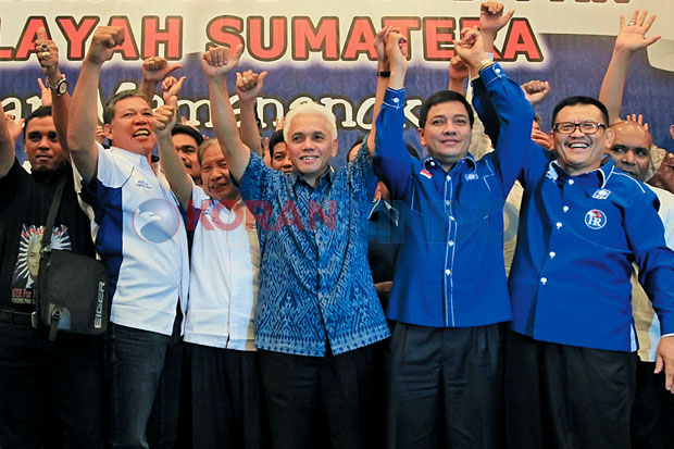 Hatta-Zulkifli Berebut...