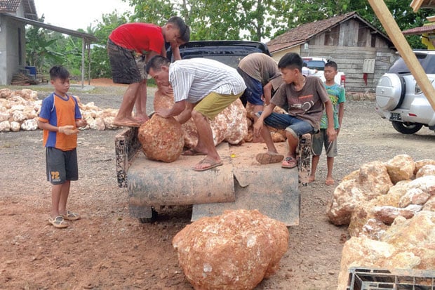 Setop Eksploitasi Besar-Besaran