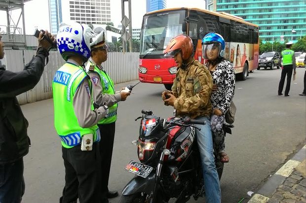 Penerobos MH Thamrin...