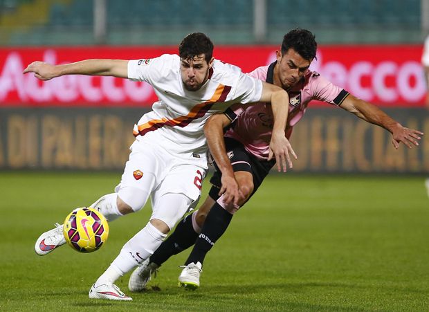 Destro Selamatkan Roma...
