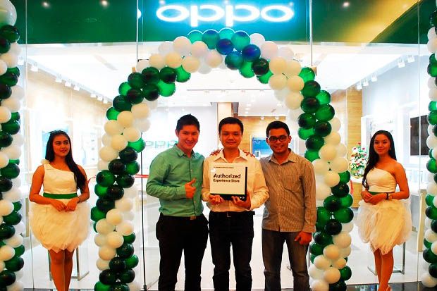 OPPO Resmi Buka Store...