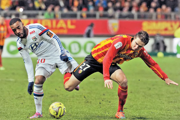Mengalahkan Lionel Messi,...