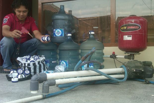 Polisi Gerebek Rumah...