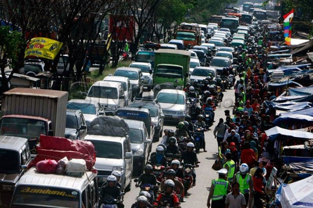 Jalur Alternatif Macet,...