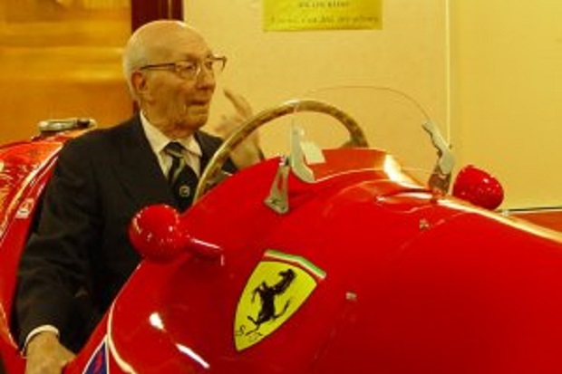 Legenda Balap F1 Tutup...