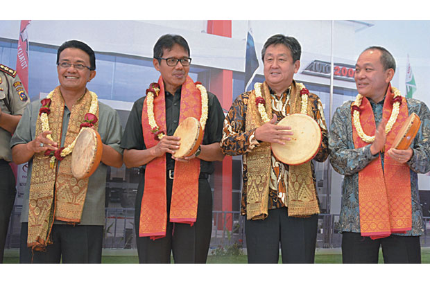 Auto2000 Genjot Penjualan...