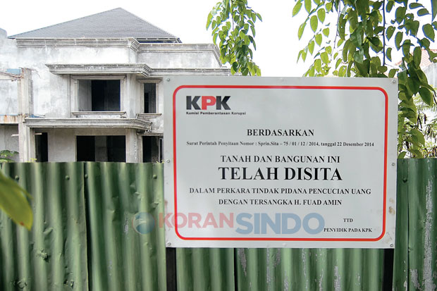 KPK Sita Rumah dan Tiga...