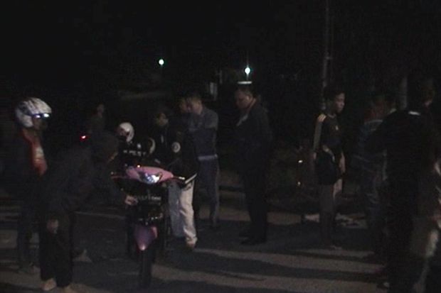 Geng Motor Serang Rumah...