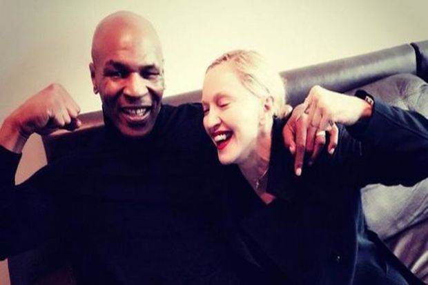 Madonna Kasih Mike Tyson...