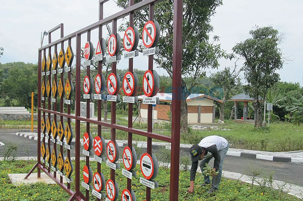 Juni, Taman Lalu Lintas...