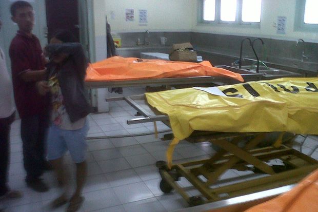 Dua Anak Laki-laki Karpica...