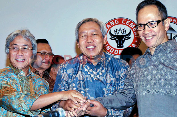 Suparni Pimpin Semen...