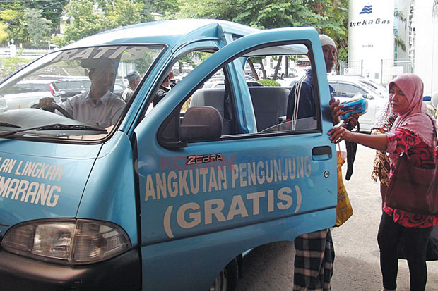 Seperti Angkutan Kota,...