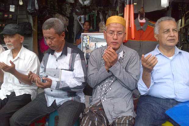Pedagang Pasar Turi...