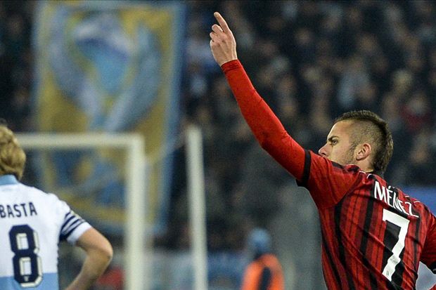 Gol Cepat Menez Bawa...