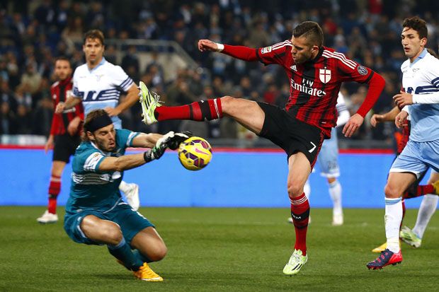 Milan Tersungkur, Posisi...