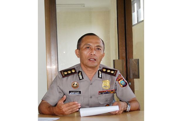 Polda Kepri Gerebek...