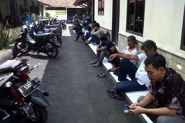 Polisi Berlakukan Jam...