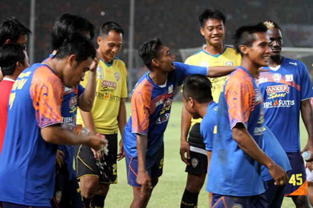 Ujian Berat Arema Bekuk...