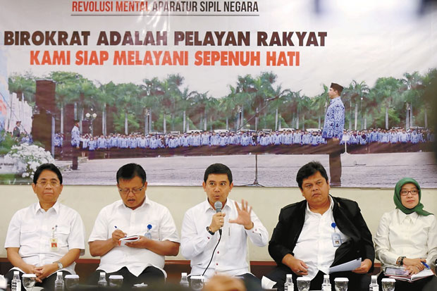 Aparatur Negara Wajib...